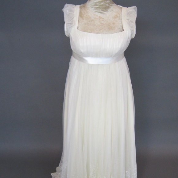 Ivory Cap Sleeve Bridal Gown - Picture 2 of 7